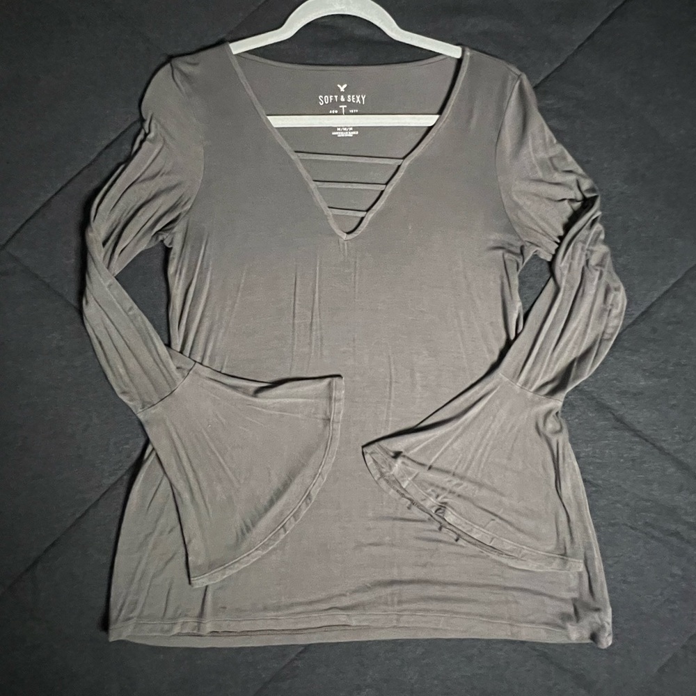 Grey Bell Sleeve from American Eagle 🦅